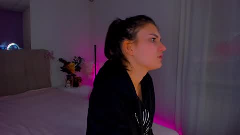 Laura online show from January 2, 10:16 am