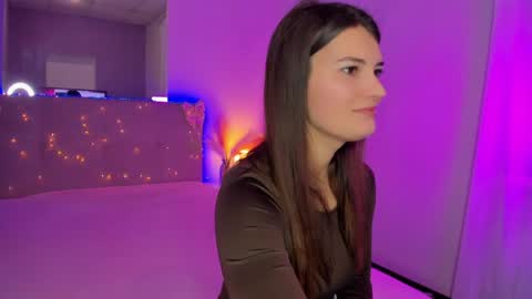 Laura online show from April 3, 4:43 am