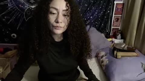 Snapshot of laura_anal_ chatting on December 6, 2:24 am Wen online show from December 6, 2:24 am