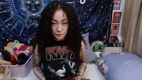 Snapshot of laura_anal_ chatting on December 6, 8:18 pm Wen online show from December 6, 8:18 pm