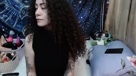 Snapshot of laura_anal_ chatting on December 13, 2:32 am Wen online show from December 13, 2:32 am