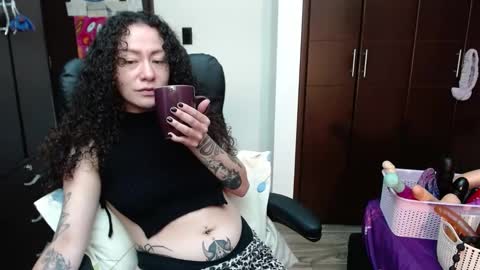 Snapshot of laura_anal_ chatting on January 27, 6:52 pm Wen online show from January 27, 6:52 pm