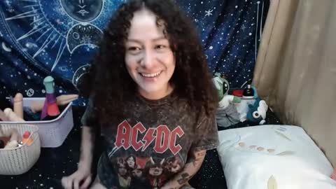 Snapshot of laura_anal_ chatting on February 17, 11:20 pm Wen online show from February 17, 11:20 pm