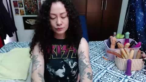 Snapshot of laura_anal_ chatting on September 17, 4:41 pm Wen online show from September 17, 4:41 pm