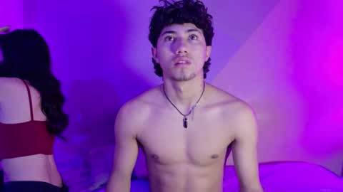 Snapshot of laura_and_kevin chatting on September 25, 2:10 pm laura_and_kevin online show from September 25, 2:10 pm