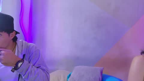 Snapshot of laura_and_kevin chatting on September 29, 2:11 pm laura_and_kevin online show from September 29, 2:11 pm