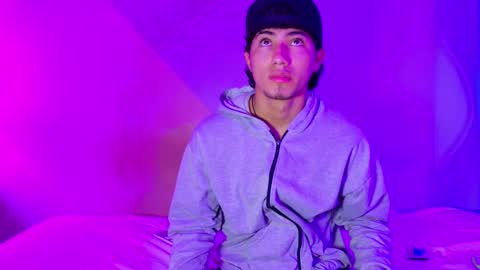 Snapshot of laura_and_kevin chatting on October 2, 3:08 pm laura_and_kevin online show from October 2, 3:08 pm