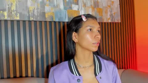 Laura online show from December 20, 12:23 pm