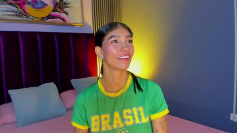 Laura online show from April 16, 12:39 pm