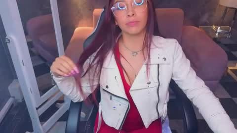 laura_b_ online show from April 22, 3:09 am