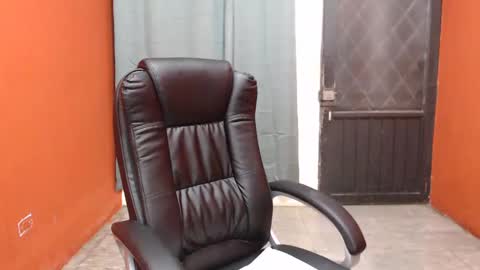 CALL ME LOVE  LAURA online show from March 9, 3:11 am