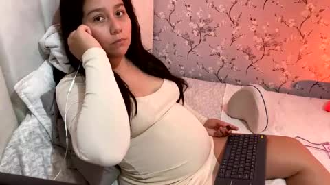 laura online show from January 10, 2:46 am