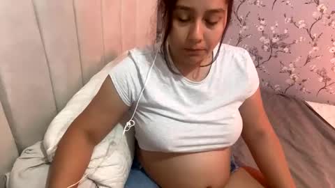 laura online show from February 12, 2:03 am