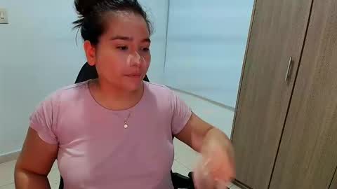 laura online show from December 19, 12:28 am