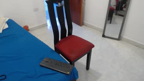 laura_foxx2379 online show from December 13, 8:14 pm