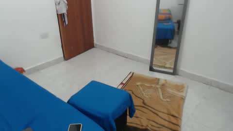 laura_foxx2379 online show from January 7, 3:20 am