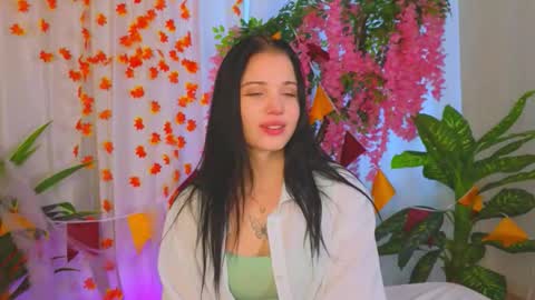 laura online show from November 10, 7:40 am