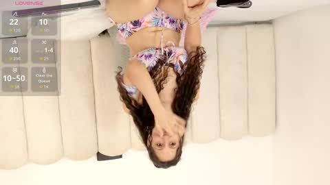 Snapshot of laura_homme chatting on June 6, 10:47 pm laura_homme online show from June 6, 10:47 pm