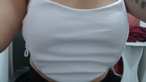 Snapshot of laura_hotyy chatting on September 20, 1:23 pm Laura online show from September 20, 1:23 pm