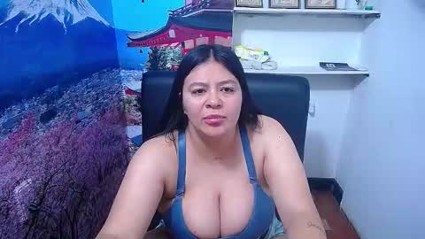Snapshot of laura_hotyy chatting on November 29, 11:35 am Laura online show from November 29, 11:35 am