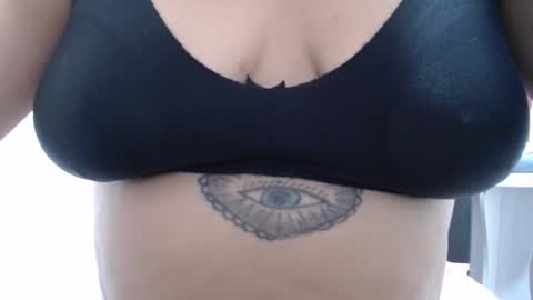 Snapshot of laura_hotyy chatting on December 14, 3:12 am Laura online show from December 14, 3:12 am