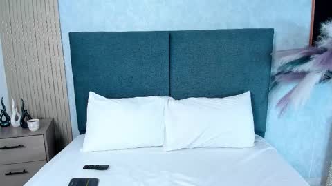 LauraIvy online show from December 3, 12:47 pm