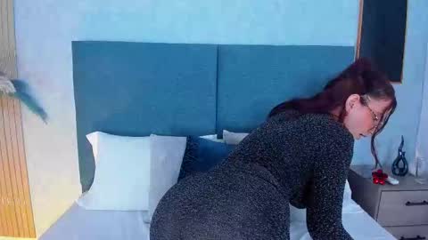 LauraIvy online show from February 28, 2:40 pm