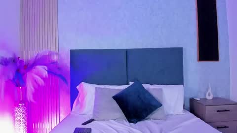 LauraIvy online show from April 21, 1:17 pm