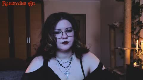 Miss Laura online show from June 1, 5:25 pm
