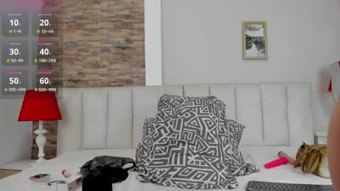 Snapshot of laura_latinhot chatting on June 3, 8:58 pm laura latinhot online show from June 3, 8:58 pm