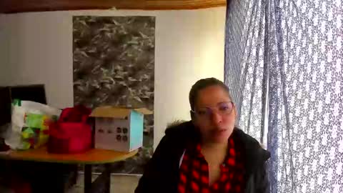 Snapshot of laura_marlyn chatting on December 19, 4:57 pm LARA online show from December 19, 4:57 pm