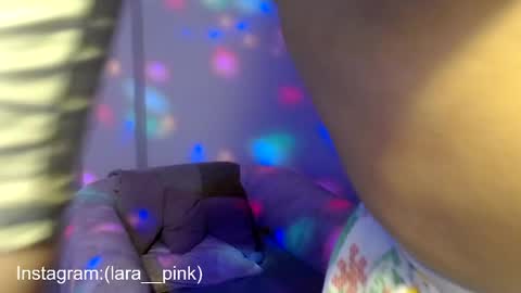 laura_pink01 online show from January 28, 11:50 pm