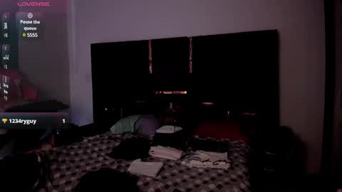 Laura Rose online show from February 26, 10:20 pm