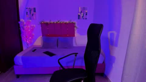 Laura Rose online show from October 12, 4:28 pm