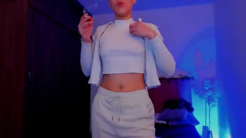 Laura Rose online show from January 7, 6:10 pm