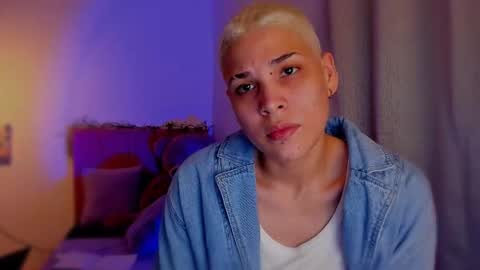 Laura Rose online show from March 5, 9:11 pm