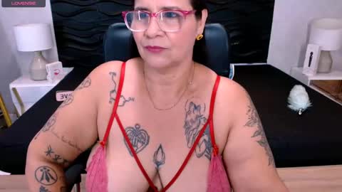 Snapshot of laura_riley chatting on September 23, 3:48 pm Laura online show from September 23, 3:48 pm