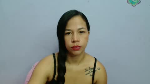 Snapshot of lauracb_ chatting on February 1, 12:47 pm lauracb online show from February 1, 12:47 pm