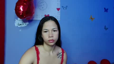 Snapshot of lauracb_ chatting on February 17, 10:07 am lauracb online show from February 17, 10:07 am