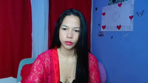 Snapshot of lauracb_ chatting on February 23, 9:33 am lauracb online show from February 23, 9:33 am