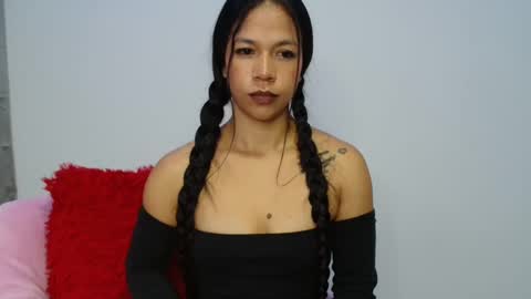 Snapshot of lauracb_ chatting on October 21, 5:52 am lauracb online show from October 21, 5:52 am