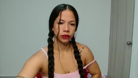 Snapshot of lauracb_ chatting on November 19, 7:19 am lauracb online show from November 19, 7:19 am