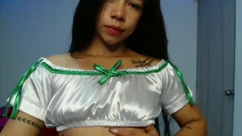 Snapshot of lauracb_ chatting on November 28, 4:59 am lauracb online show from November 28, 4:59 am