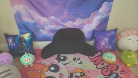 LauraChan online show from January 7, 4:31 pm