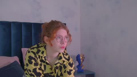 Laura online show from May 4, 4:19 am