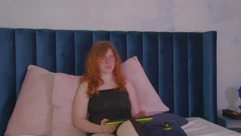 Laura online show from May 12, 4:59 pm