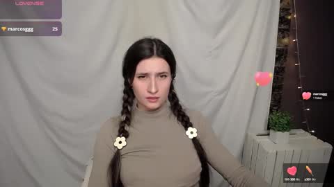 Laura online show from December 3, 11:01 am