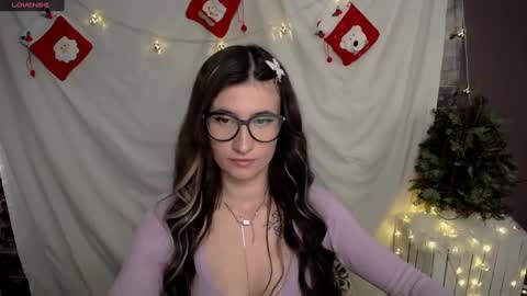 Laura online show from December 8, 10:19 am