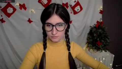 Laura online show from December 9, 11:04 am