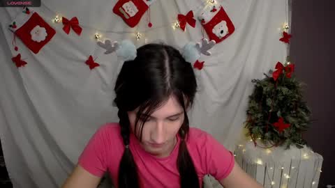 Laura online show from December 10, 9:12 am